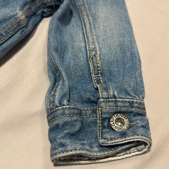 GAP - classic denim jean jacket. Size 12-18 months - Picture 5 of 6